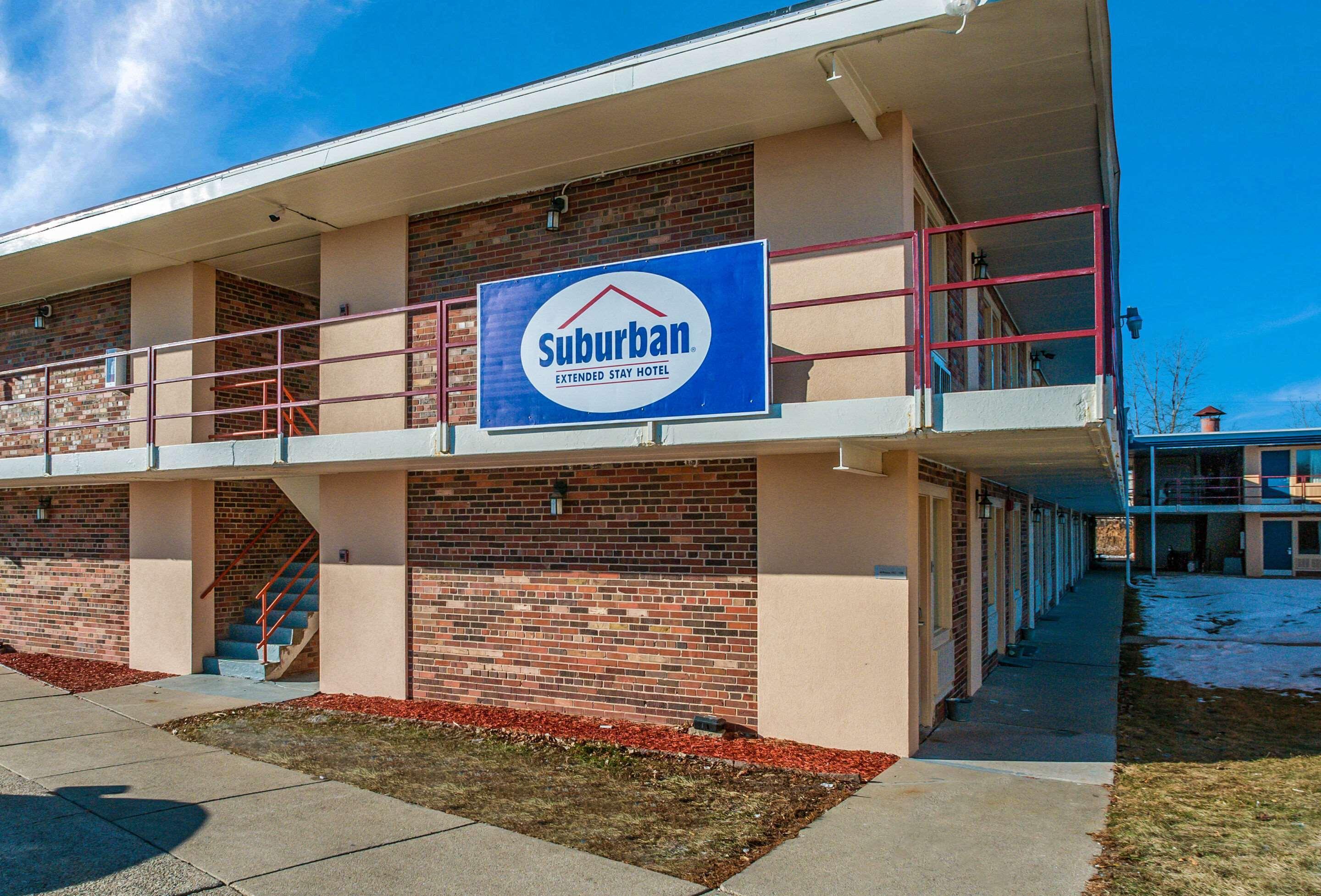 Suburban Studios Neenah-Appleton Exterior photo